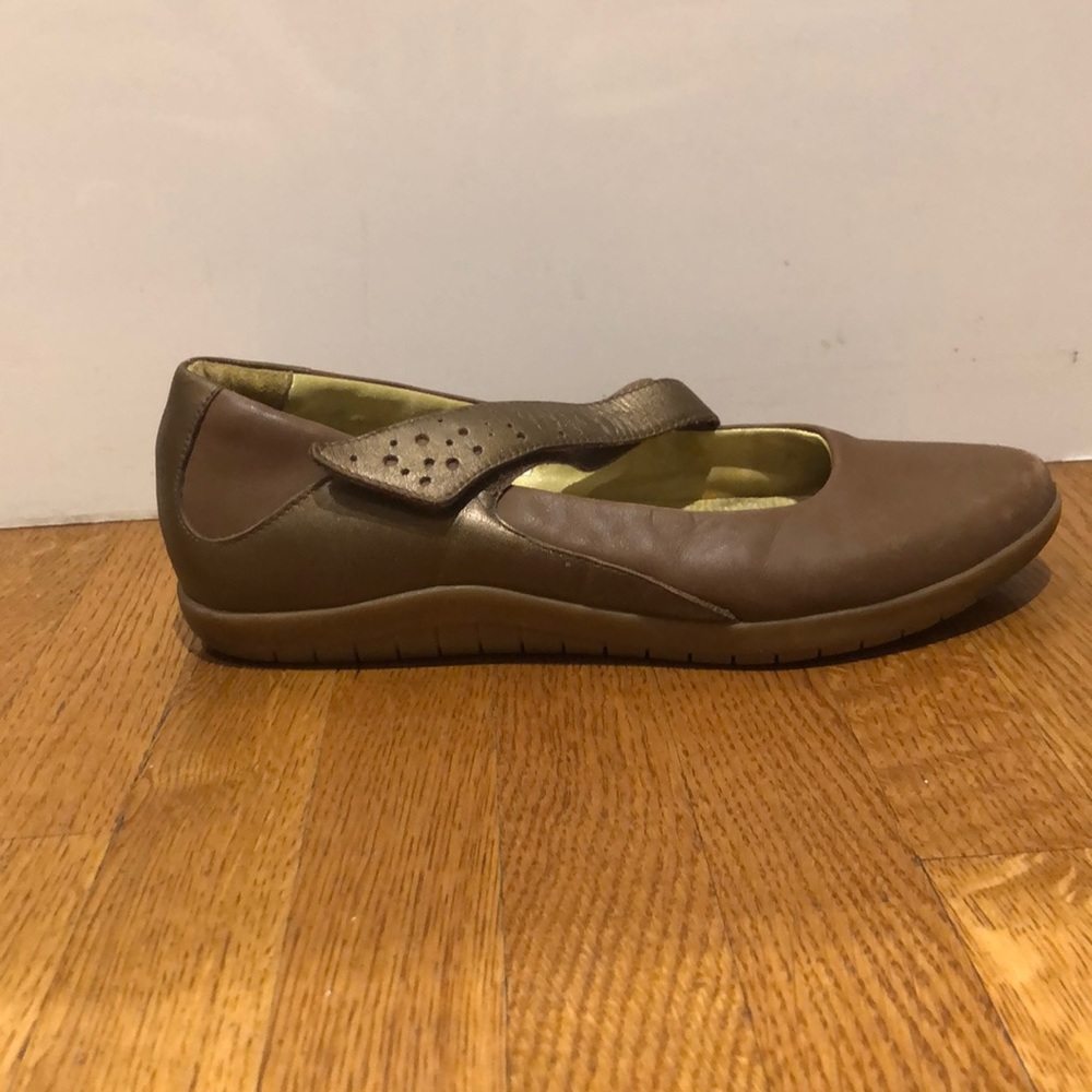 Tsubo comfort shoes